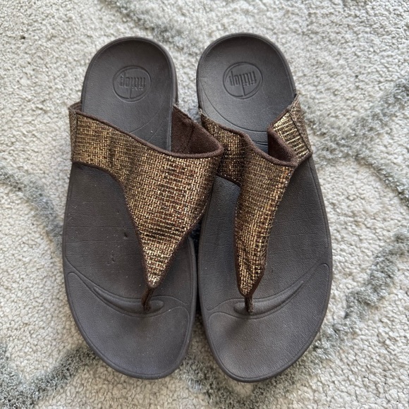 Fitflop Lottie Sandals Thong Flip Flop Bronze brown metallic slip on wedge 9 - Picture 2 of 12
